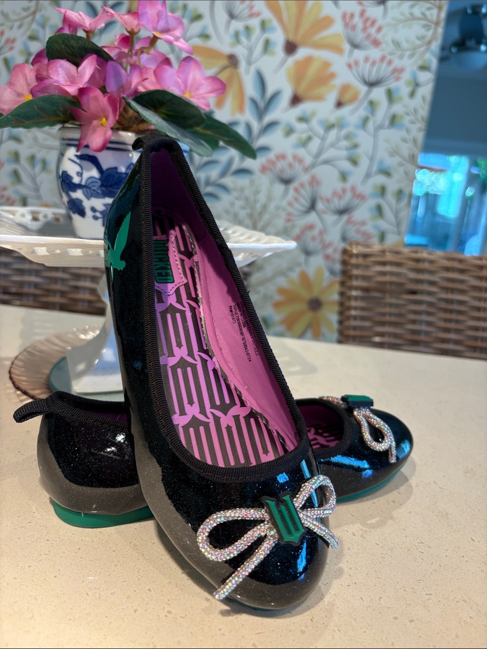 Girls’ Wicked Elphaba Black and Green Sparkly Flats - Size 1